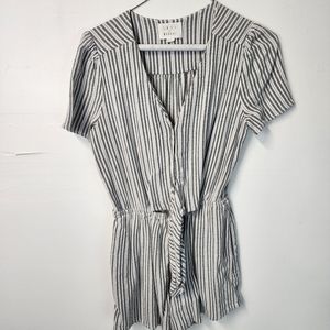 Lost and Wander Small Gray & White Stripe Tie Front Romper S.